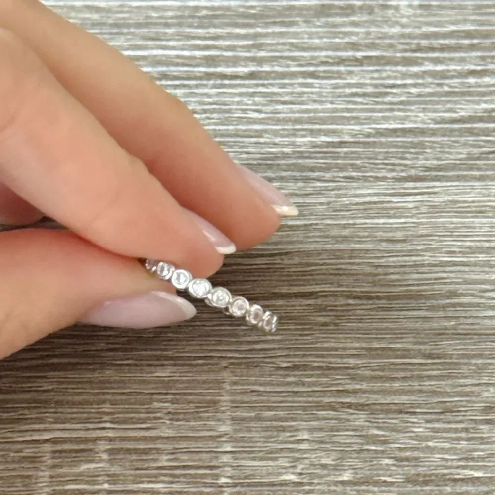 Bezel eternity ring N730 - Picture 7 of 8